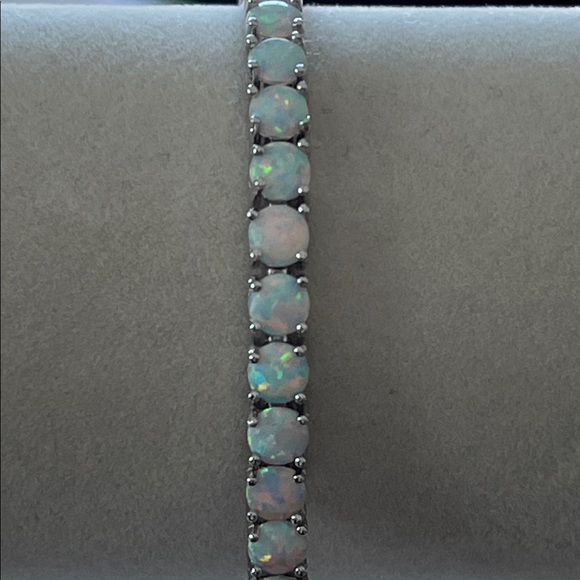 Opal Bracelet in Silver Setting - Picture 2 of 12